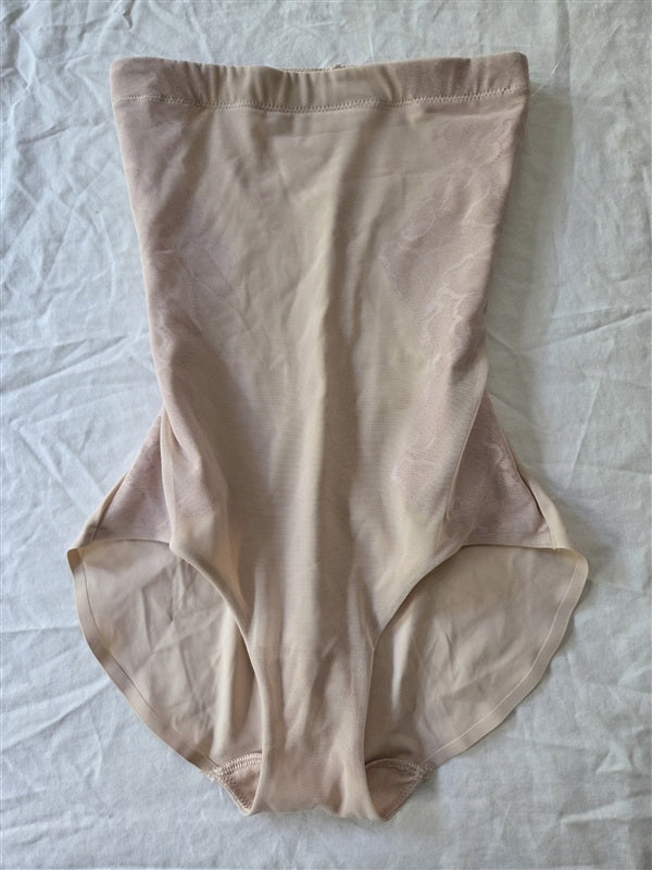 NWOt Assets S Red Hot by Spanx Luxe & Lean High-Waist Panty 10115R Beige 136814