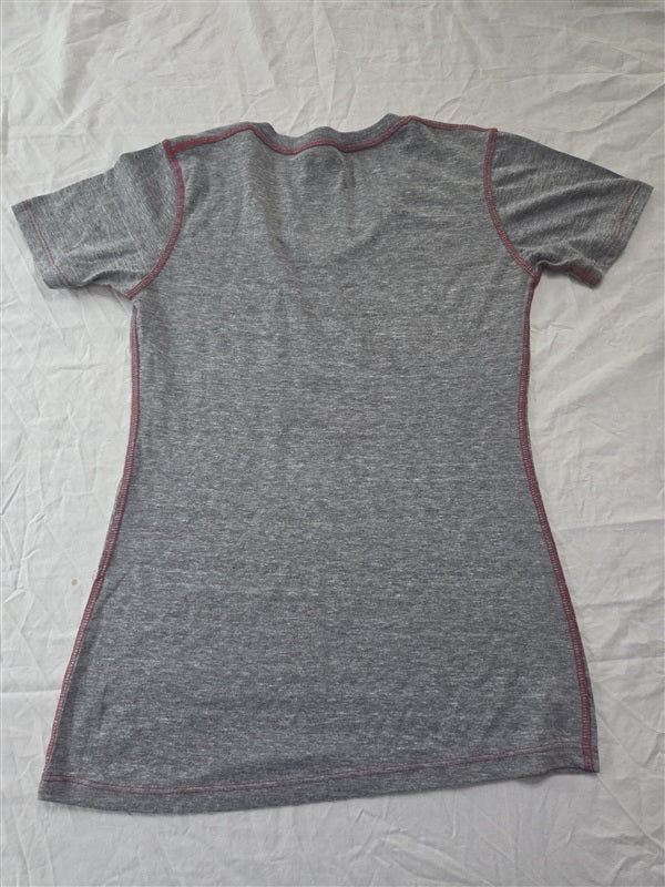 NWOT Pro Edge M Minnesota Gophers Women's V neck T Shirt 136826