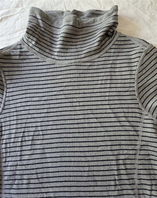 NWOT Aventura M Heathered Drawstring Neck Reversible Sweatshirt 136866