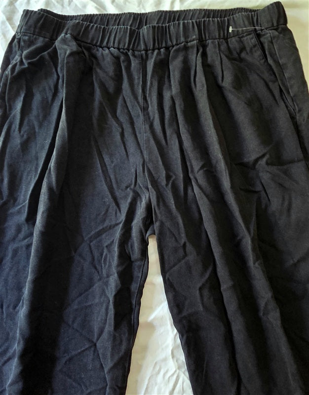 NWOT Eileen Fisher M Black Italian Wool Knit Ankle Pant Pull-On 136877