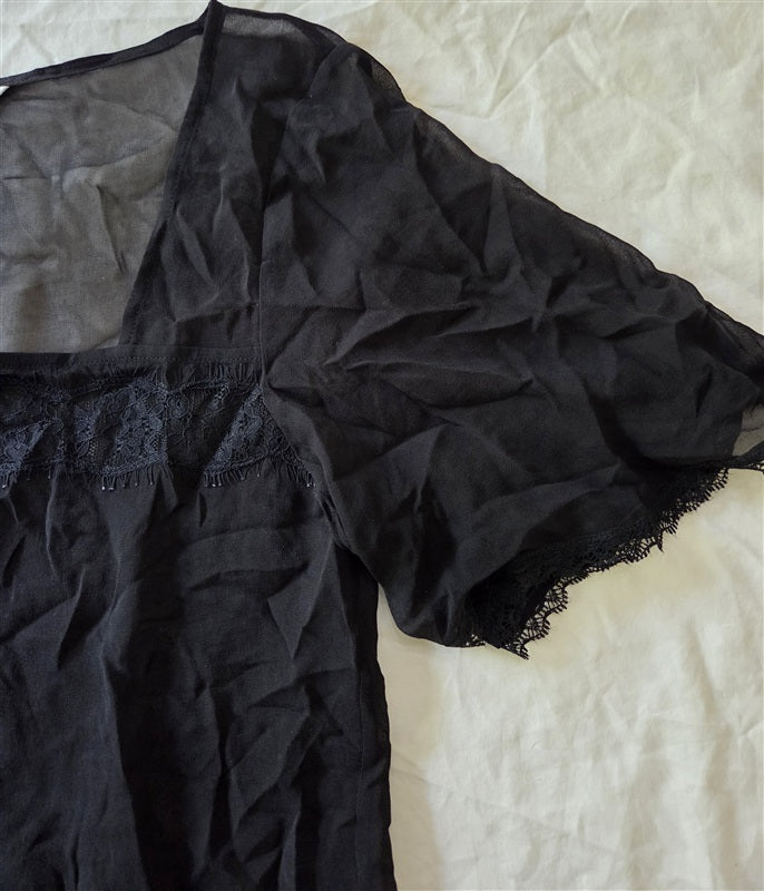 NWOT Trina Turk M Sheer lace Short Sleeve Top 136906