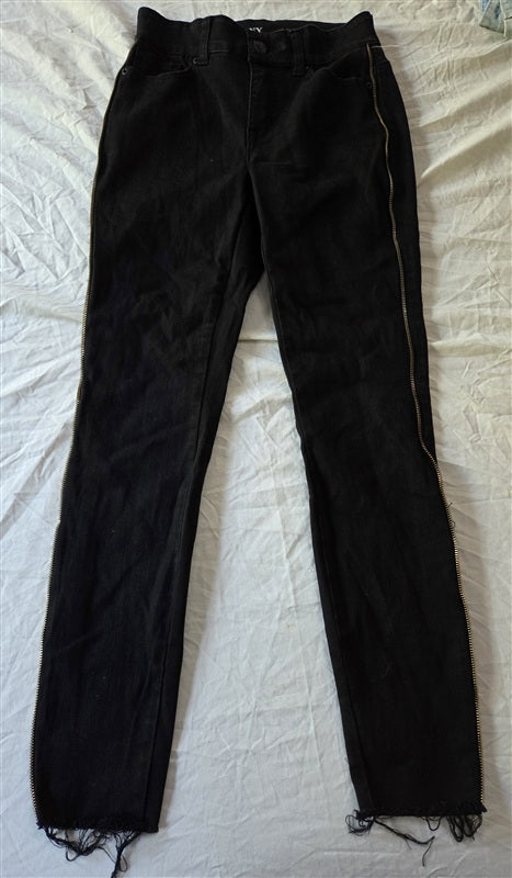 NWOT New York & Co 4 Curvy Sculpting Skinny Black Zipper Teeth Jeans 137073