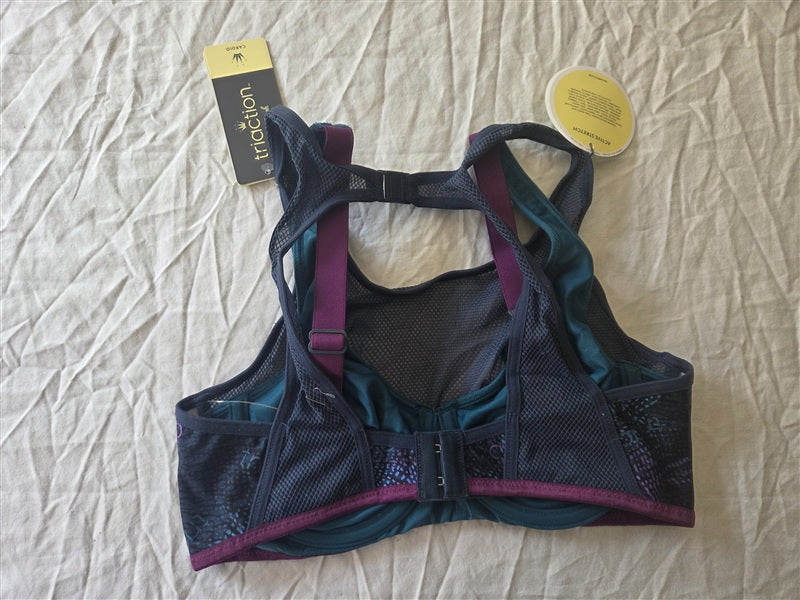 NWT Triumph 34B Sports Bra Triactlon Magic Motion MW EX 137087