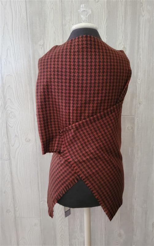 V Fraas Houndstooth Blanket Scarf Wrap Rust Red Black 92114