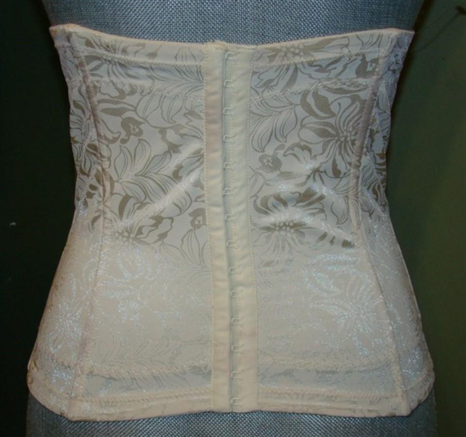 NWT Flexees xl Ivory Instant Slimmer Long Torso Waist Nipper 6868 #90153