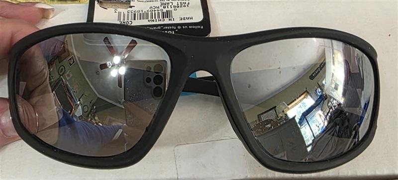 NWT Foster Grant Fast Lane Black Sunglasses Black Polarized Lens #90619