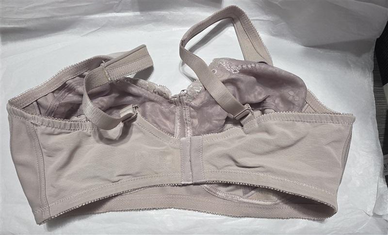 NEW Glamorise 38DD Rose Lace Full-Covrage Full-Fig Wireless Bra 1104 Taupe 90764