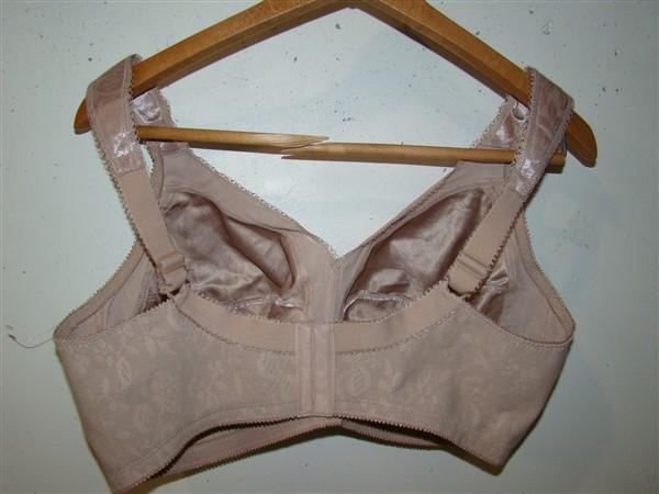 NEW Playtex 40DDD 18 Hour Original Comfort Strap Wirefree Bra 4693 Taupe 91896