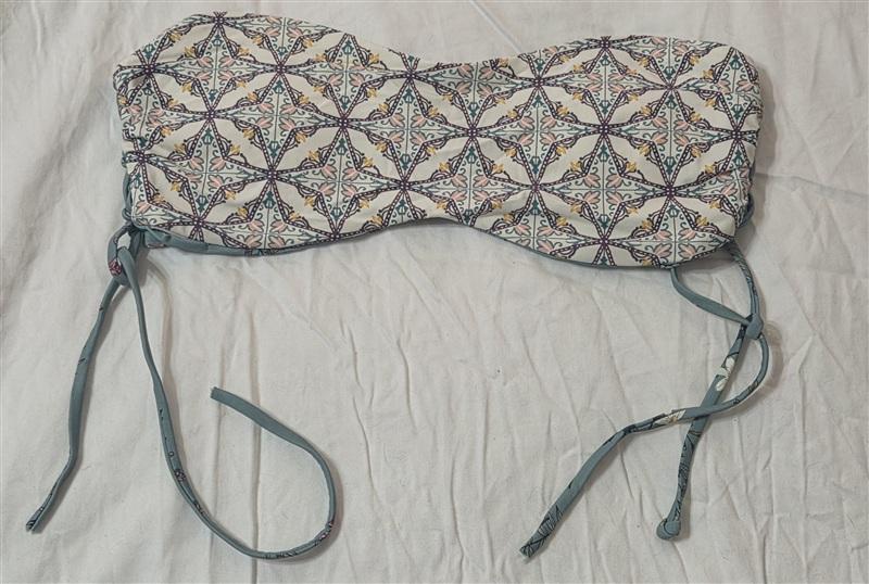 NWT O'Neill Sage & White L Piper Reversible Bandeau Bikini Swimsuit Top #92070