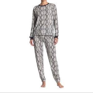 NWT Cozy Zoe L Long Sleeve Snake Skin Printed Pajama Set 92147