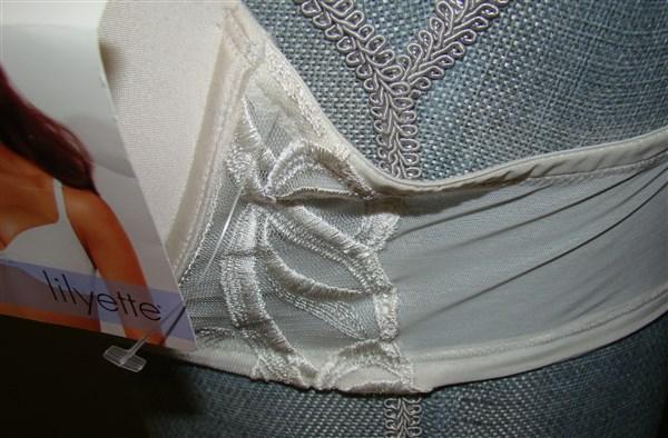 NWT Lilyette 871 Ivory Push Up Bra 38D Embroidered #92359