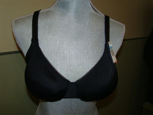 NWOT Olga Bra 38D Luxury Lift Full Figure Underwire Bra 35063 Black #92367