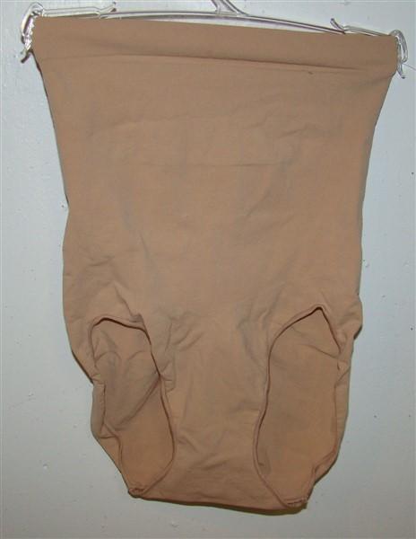 NWT SPANX Undie-tectable Beige Shaping Panty 1031 S Beige #92741