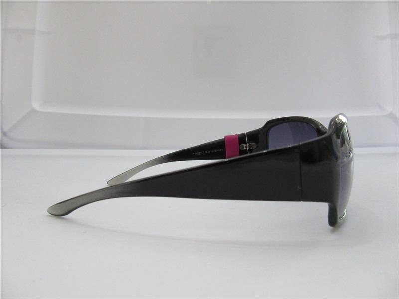 NWT Foster Grant Contemporary Black Wrap Sunglasses Black Polarized Lens #92752