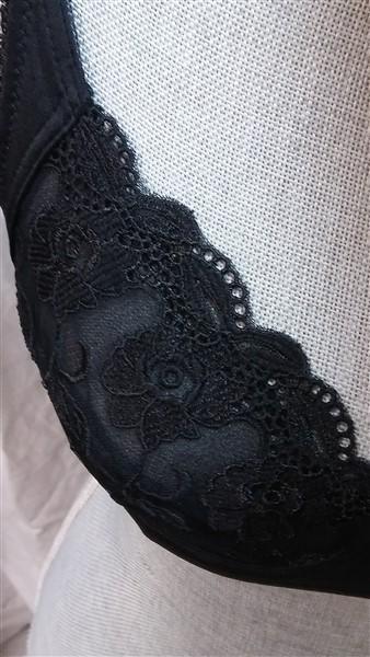 NWT Carnival 36C Two Part Lace Underwire Minimizer Bra 509 Black #92787