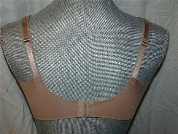 NWOT Warner's 34C No Side Effects Wire-Free Bra 1056 Beige #93452