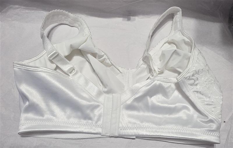 NWT Playtex 18 Hour 40B Ultimate Lift and Support Bra 4745 White #93896