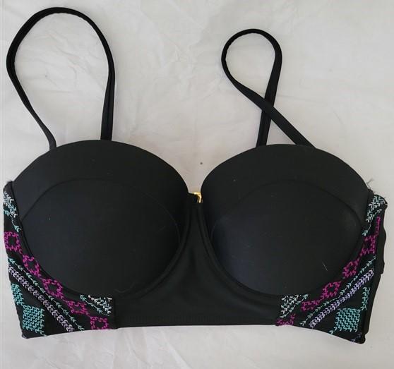 NWOT Ambrielle Black Stitch Halter M Underwired Bikini Swim Top 94700