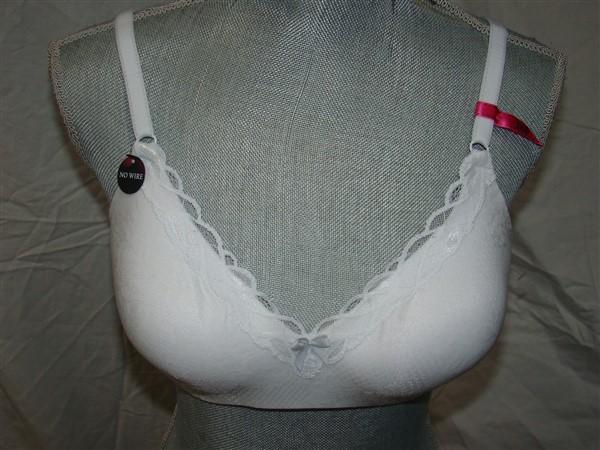 NWTD Maidenform 34D Comfort Devotion Ultimate Wirefree Lift Bra 9456 White 94774