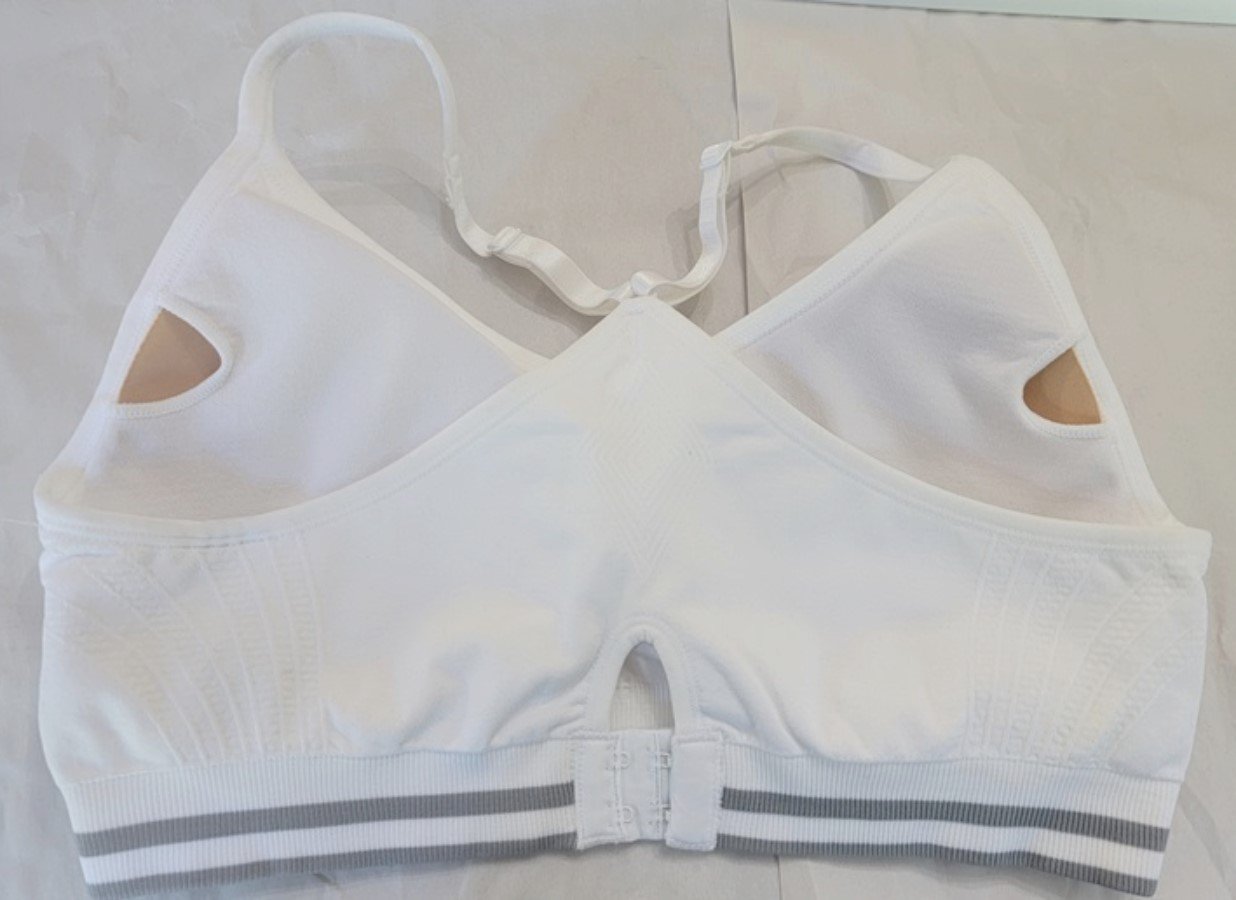 NWOT Bally Total Fitness M Low impact Sports Bra White 95052