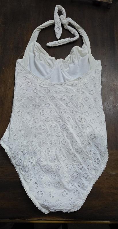 NWT Kate Spade S White Eyelet Halter Underwire Swimsuit 96897