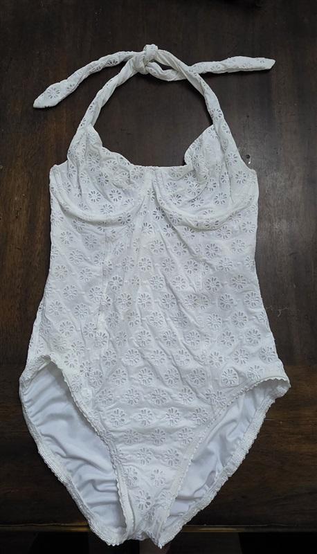 NWT Kate Spade S White Eyelet Halter Underwire Swimsuit 96897