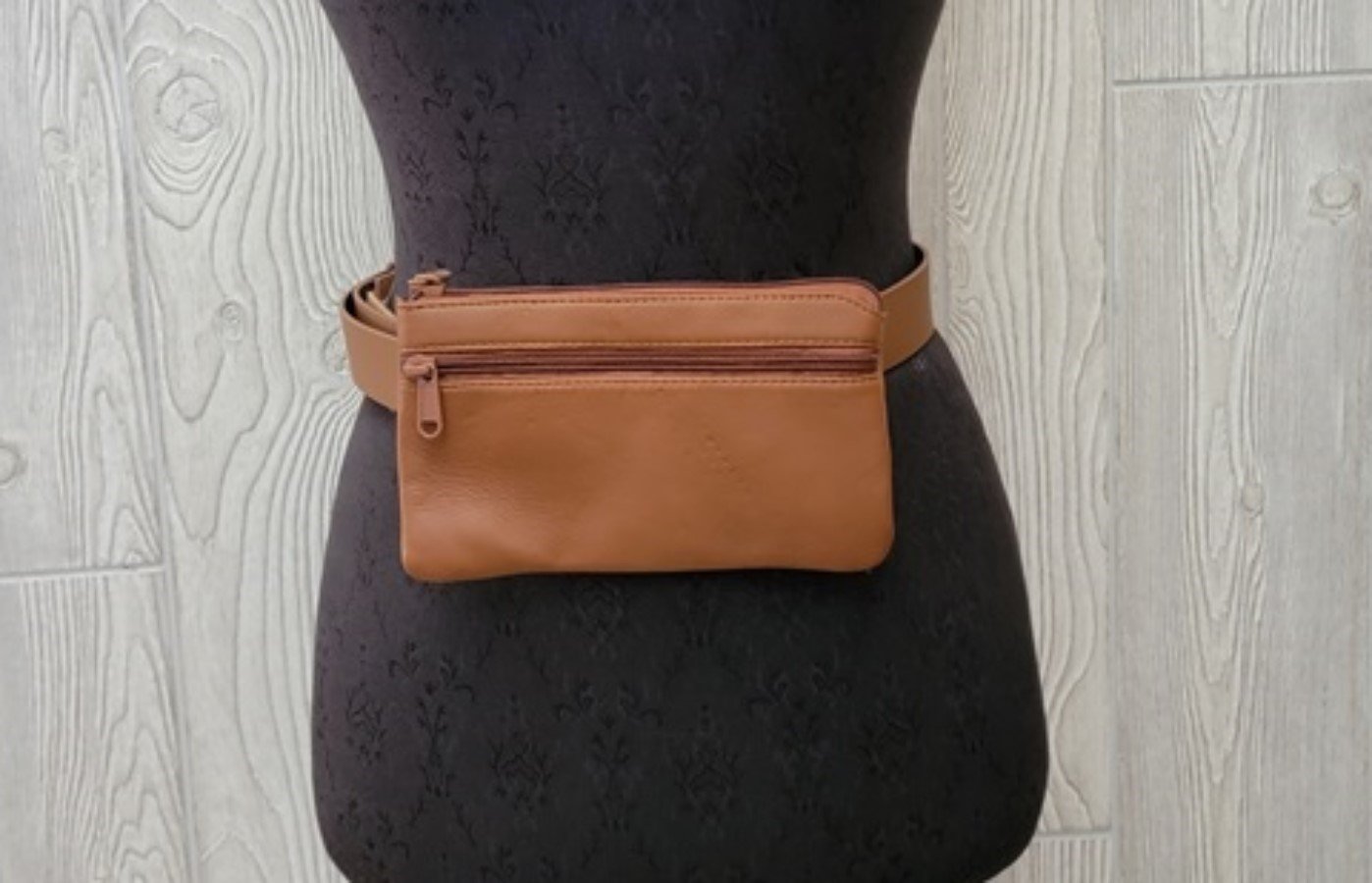 NWT Stone Mountain SM Genuine Leather Belt w/Phone Case Pouch Fanny Pack 97341