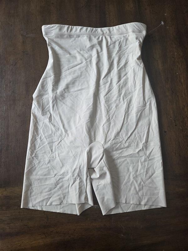NEW Maidenform Sleek Smoothers High Waist Shorty DM2561 XL Beige 97616