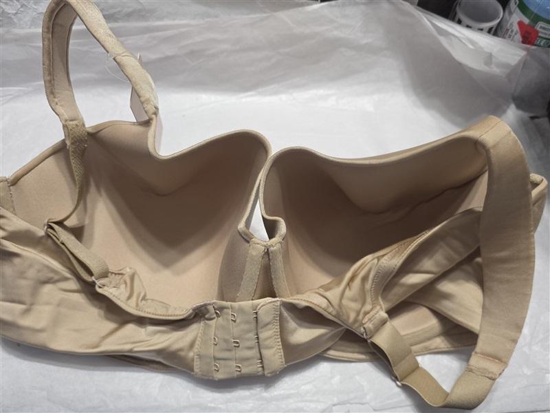 NWT 2 Secret Treasures 46DDD Smoothing T Shirt Bra Beige 97744