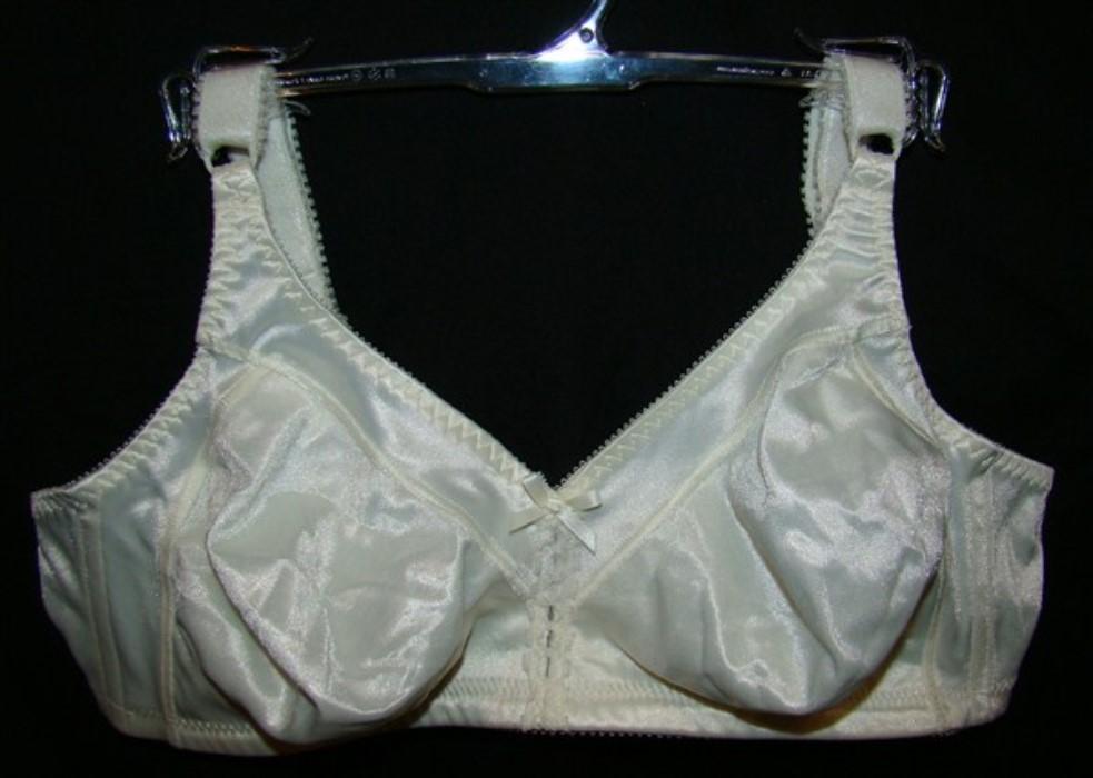 NEW Bali 42C Ivory Double Support Wireless Bra 3820 #50084