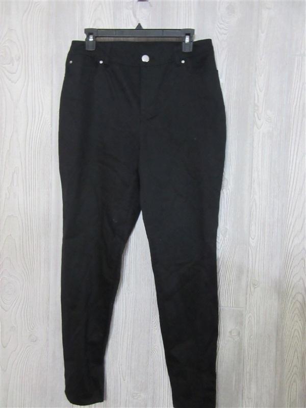 NWT Bar III 10 Essential Black 5 pocket Ankle Jeans 98404