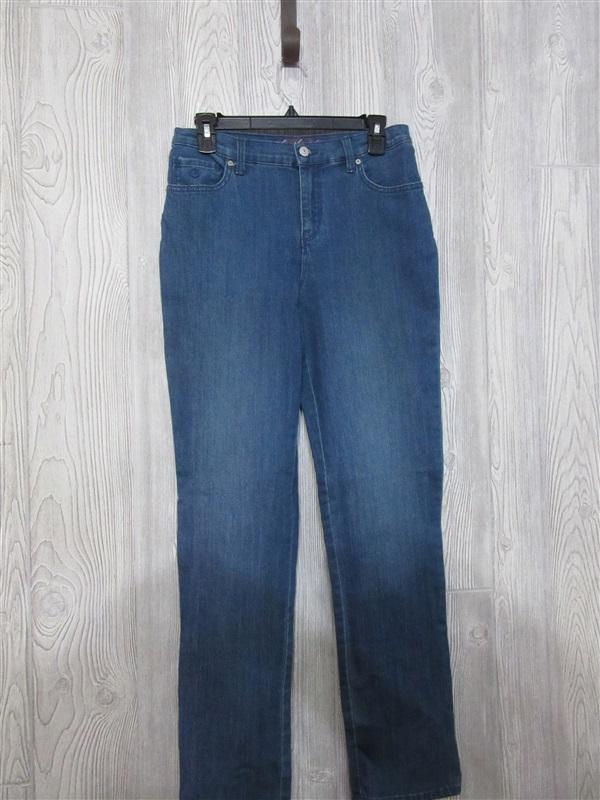 NWOT Gloria Vanderbilt 4 Amanda Jeans Med Blue 98587