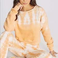 NWT Wildfox M Melon Wash Regal Crop Sweatshirt Orange 92211