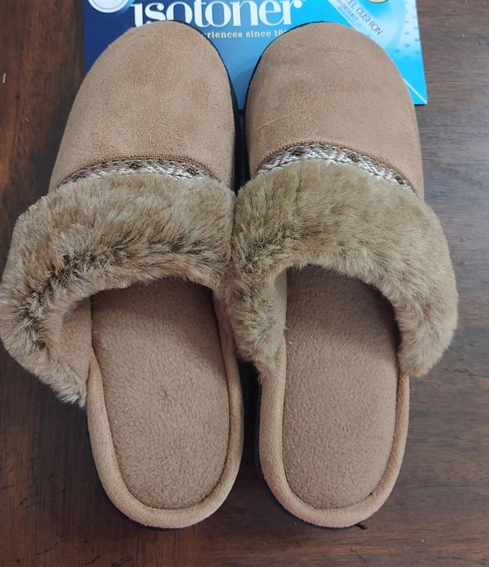 NEW Isotoner Women's Microsuede Fair Isle Scuff Slippers Clogs M 7.5-8 Tan 75668