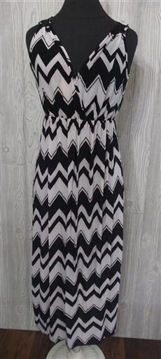 NWT V-Neck Lace Back Chevron Print Stretch Sundress Maxi Dress L Black Gray 02
