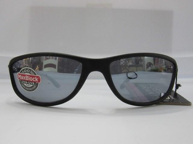 NWT Foster Grant Suki Backdrop Black Sunglasses Black Polarized Lens #92735