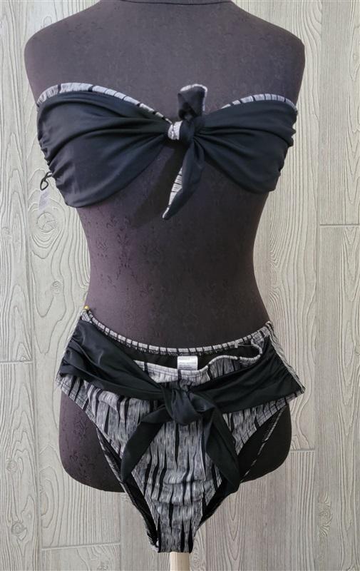 NWOT Barefoot Miss of California M Reversible Stripe Tie Bikini 94019
