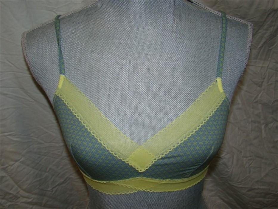 NEW Elle Macpherson S Touch Triangle Bralette EMTSC1008 Gray & Yellow #96270