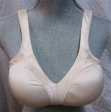 NWOT Playtex 40D 18 Hr Back Smoother Full-Figure Wire-Free Bra 4E77 Ivory 96378