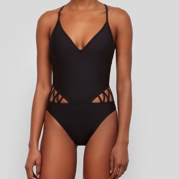 NWT Kenneth Cole Black Cut Out M Solid V-Neck Classic One-Piece Swimsuit #99493